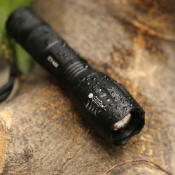 Lanterna CREE LED SMD, 10000 lm, raza 500 m, Zoom reglabil, 4 moduri iluminare, aluminiu, rezistenta la apa