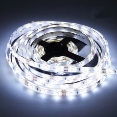 Banda LED decorativa, amplasare in interior, 12V, lumina rece, 6500K, 9-10lm/led, rola 5 m, la priza, factor IP20