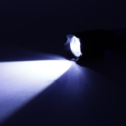 Lanterna tactica LED CREE 10W, 4 moduri iluminare, Zoom, raza 800 m, acumulator