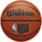 Minge de baschet WILSON NBA DRV PRO, diametru 24 cm, numarul 7, piele compozita, 12 ani+ Minge de baschet WILSON NBA DRV PRO, diametru 24 cm, numarul 7, piele compozita, 12 ani+