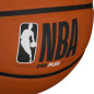 Minge baschet, dimensiunea 6, model WILSON NBA DRV PLUS, circumferinta 28.5 inch, portocaliu/negru Minge baschet, dimensiunea 6, model WILSON NBA DRV PLUS, circumferinta 28.5 inch, portocaliu/negru