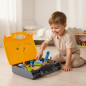 Set de constructii XXL, nisip kinetic 750 g, 3 vehicule, 3 spatule, cutie tip valiza Set de constructii XXL, nisip kinetic 750 g, 3 vehicule, 3 spatule, cutie tip valiza