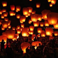 Lampioane zburatoare SKY lanterns colorate