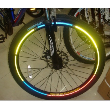 Banda adeziva reflectorizanta pentru bicicleta si motocicleta