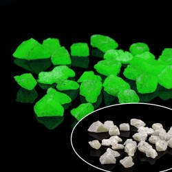 Pietre fosforescente care lumineaza verde, granulatie 15mm, acril