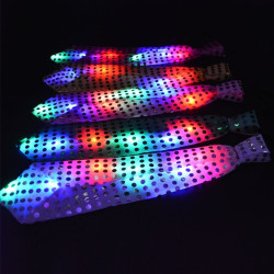 Cravata luminoasa LED RGB cu paiete, textil, 3 moduri iluminare, 33 cm