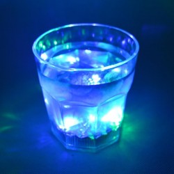 Pahar luminos LED RGB multicolor, 150 ml, din acril, 9x8 cm