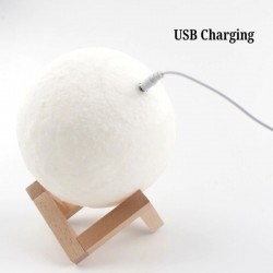 Lampa luna 3D 12cm, multicolora 5 efecte, reincarcabila, telecomanda, suport lemn