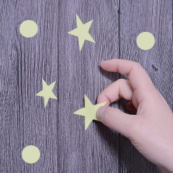 Set 75 stickere fosforescente decorative, stele, buline, lumineaza verde, dimensiuni 1-4 cm
