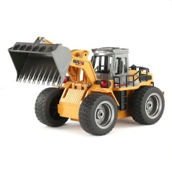 Buldozer cu telecomanda 6 canale, reincarcabil USB, cupa metalica, tractiune 4x4, rotire 360 grade, LED