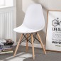 Scaun stil scandinav, picioare din lemn, suprafata anti-derapanta, ergonomic, alb Scaun stil scandinav, picioare din lemn, suprafata anti-derapanta, ergonomic, alb