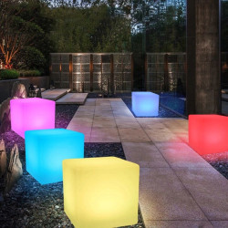 Taburet tip cub, 35x35 cm, iluminare in 16 culori, 4 moduri, telecomanda