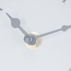 Ceas de masa metalic, diametru 16 cm, mecanism Quartz