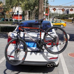 Suport auto pentru 3 biciclete, dedicat SUV, hatchback, pliabil