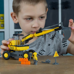 Blocuri de constructie, excavator pe roti, brat mobil, 126 piese