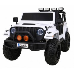 Masinuta electrica GRAVITY Strong, 2 motoare, roti spuma EVA, 2 locuri, alb