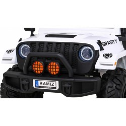 Masinuta electrica GRAVITY Strong, 2 motoare, roti spuma EVA, 2 locuri, alb