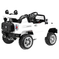 Masinuta electrica JEEP JJ245 Alb, off road, telecomanda, 2 viteze, butoane cu efecte sonore pe volan, MP3, AUX