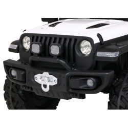 Masinuta electrica Master Of Terain, 4 motoare, roti spuma EVA, 2 locuri, Bluetooth, alb
