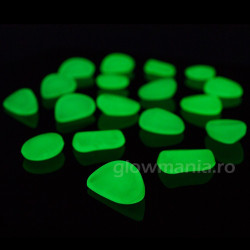 Pietricele fosforescente decorative  glow albe care lumineaza verde