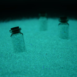 Nisip decorativ aqua fosforescent