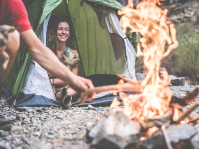 Cum ne pregatim pentru camping?  Articole esentiale pentru vacanta cu cortul